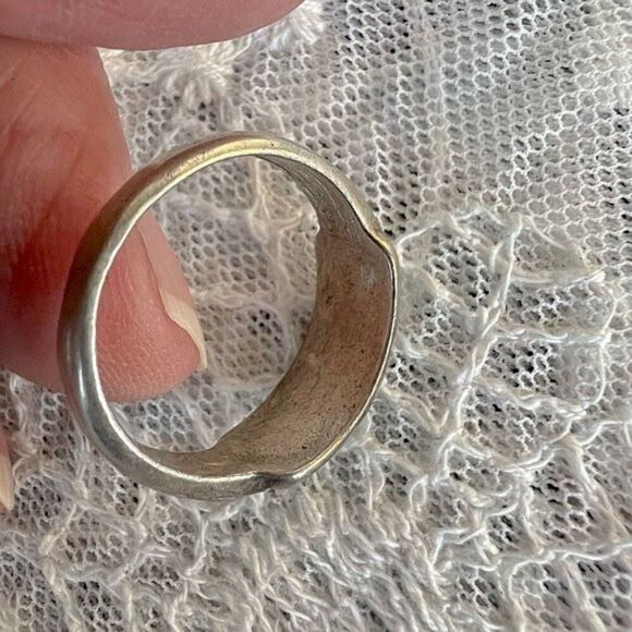 Vintage 60’s Turquoise Chip Handmade Unisex Band Ring - Picture 6 of 9